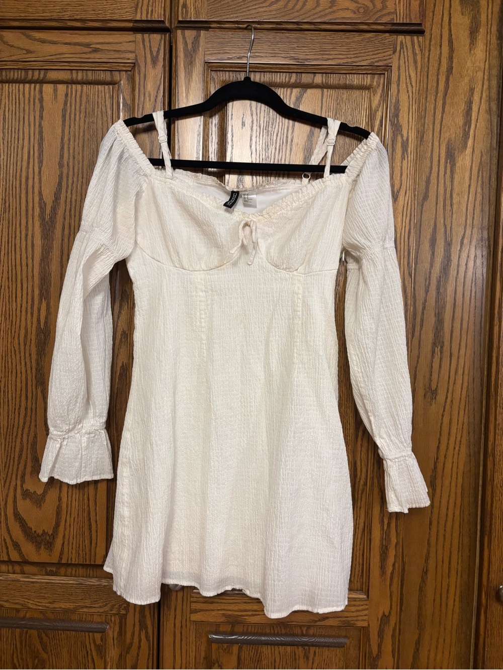 H&M divided Cream Off-Shoulder Long Sleeve Mini Dress Size Medium
